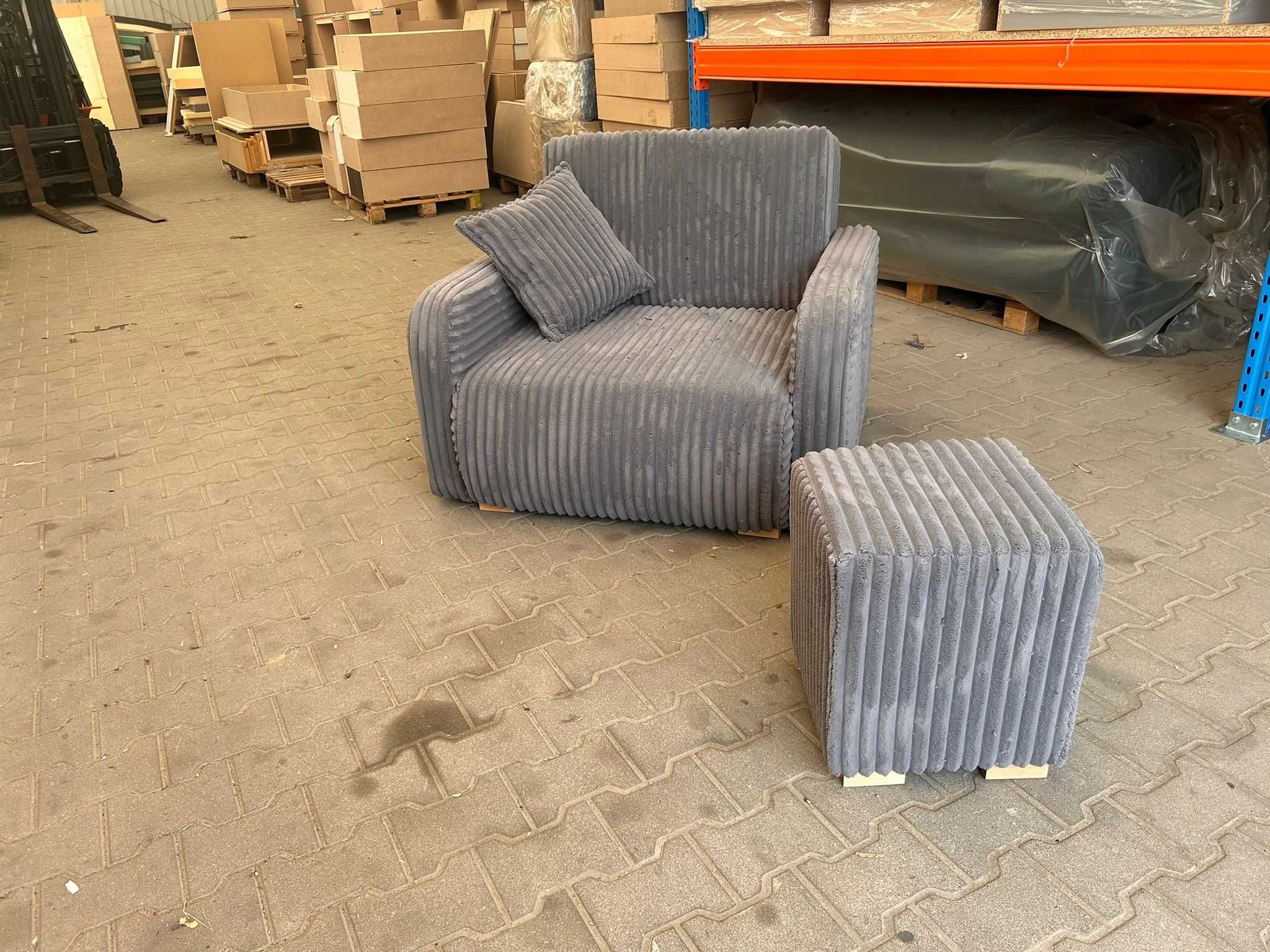 Mika 1 – mała sofa z dużymi możliwościami, dostawa w całej Polsce