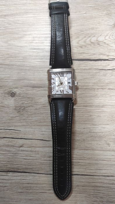 Годинник Royal London