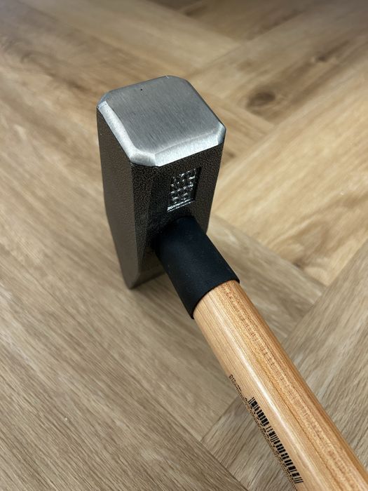 Młotek ślusarski 2kg 2000g Format hikorowy trzonek hickory Nowy