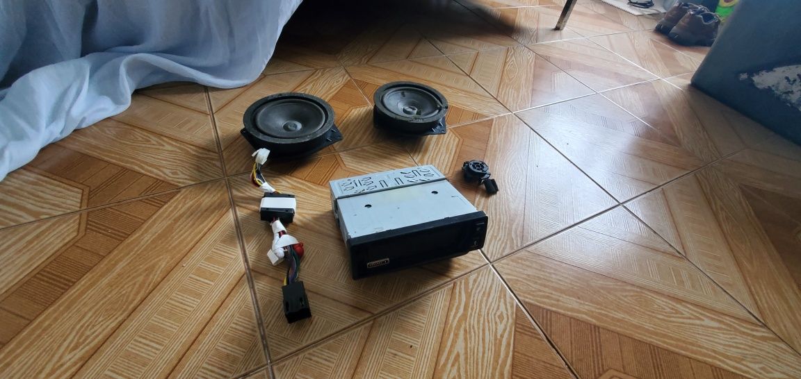 Radio bom pionner