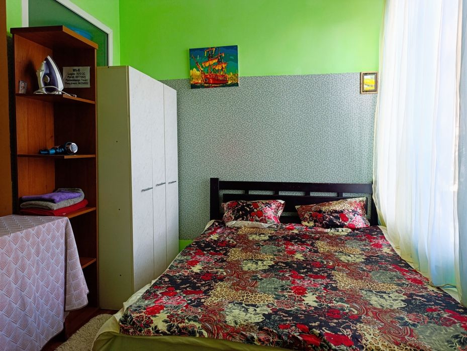 Посуточно квартира .  Жд  Вокзал .Привоз Богдана Хмельницкого 11