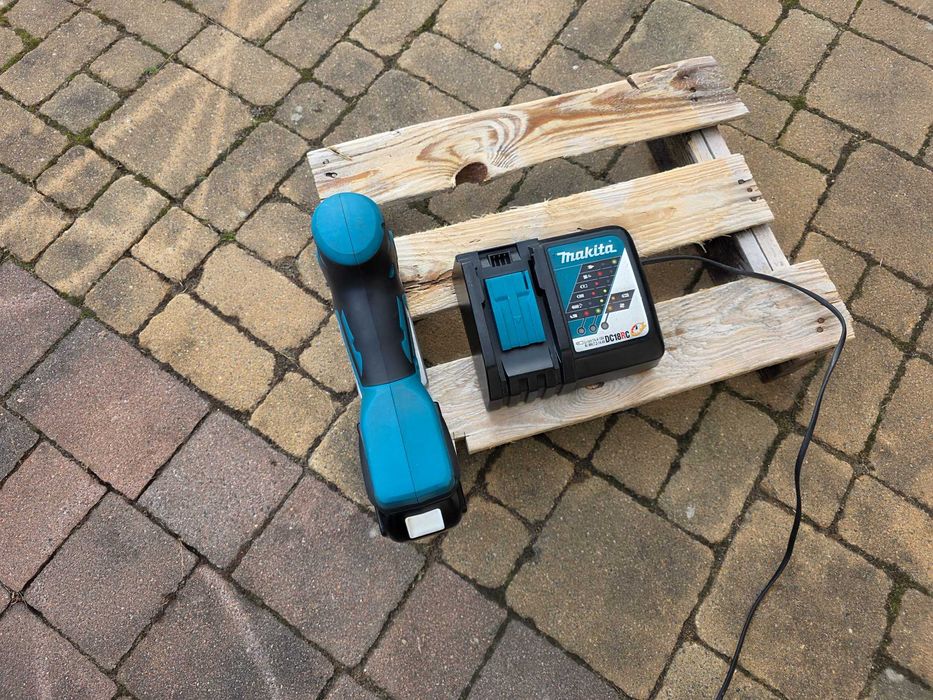 wyrzynarka MAKITA DJV181 z regulacją + aku + ładowarka