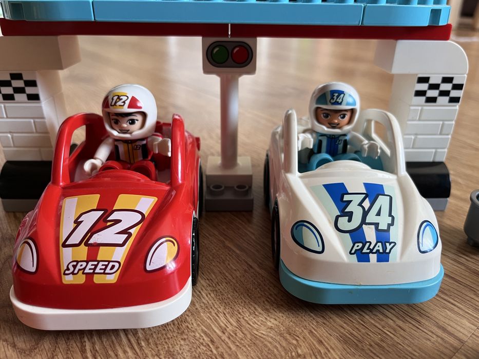 Lego Duplo 10947 гоночні автомобілі