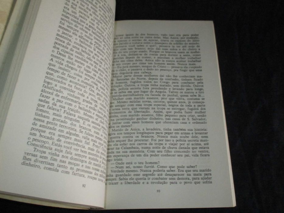 Livro Autópsia de um Mar de Ruínas João de Melo