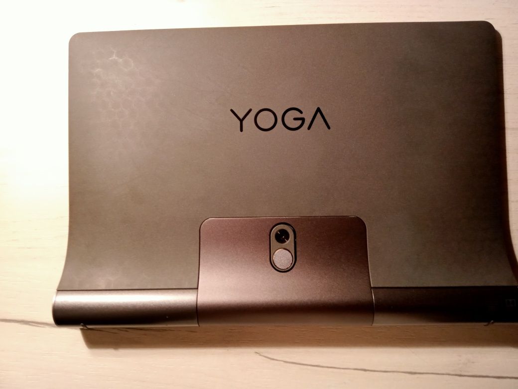 Планшет Lenovo Yoga Smart Tab