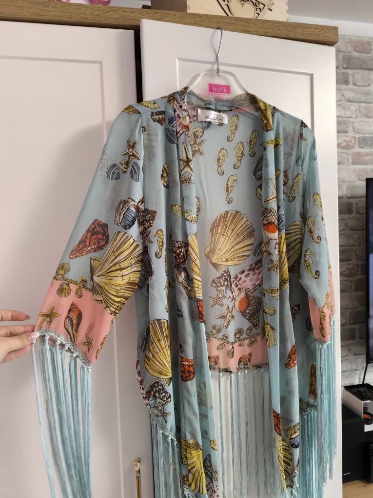 Zjawiskowe kimono/ narzutka z frędzlami – Urmoda, rozmiar S (36)