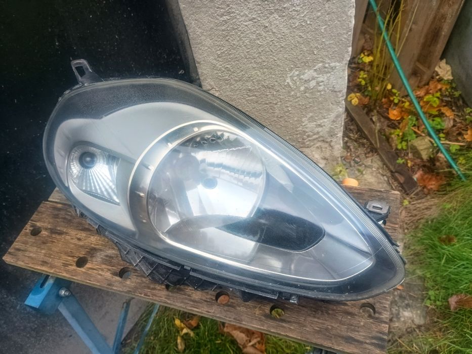 Fiat Grande Punto lampa prawa Valeo