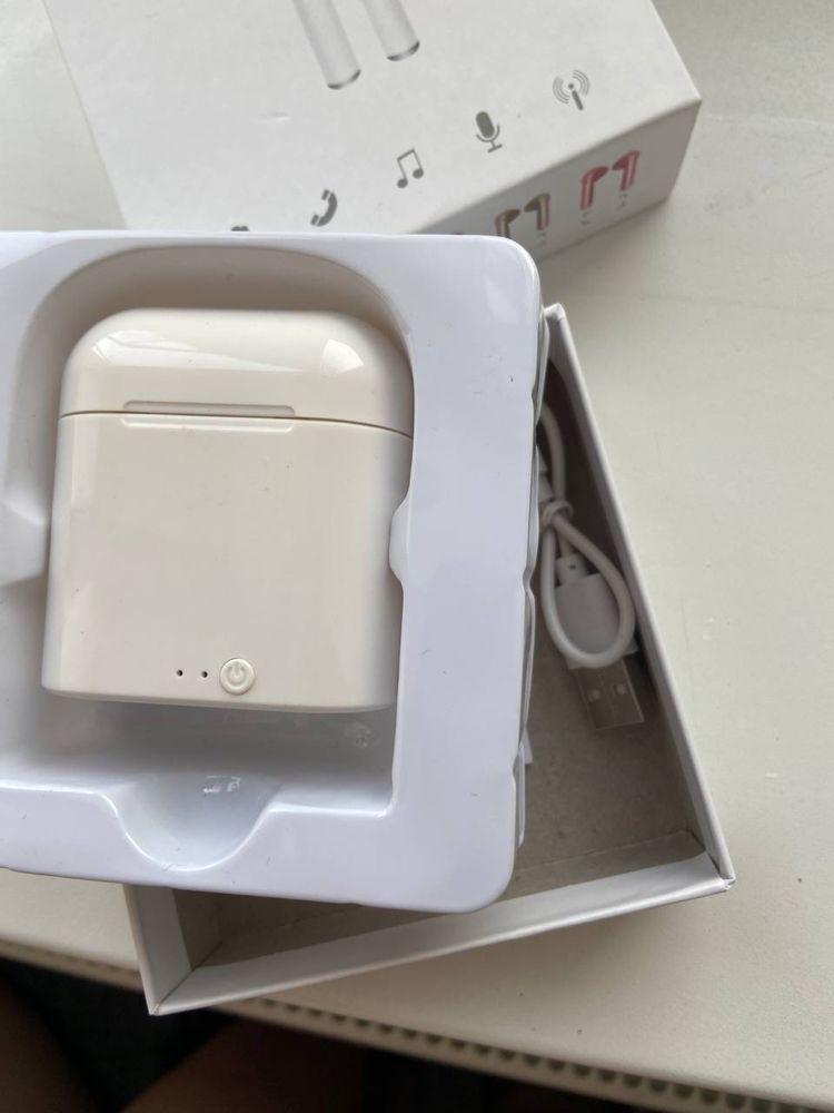 Продам бездротові навушники I7s