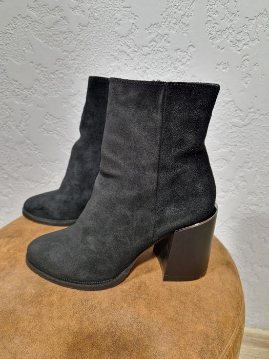 Черевики жіночі замшеві