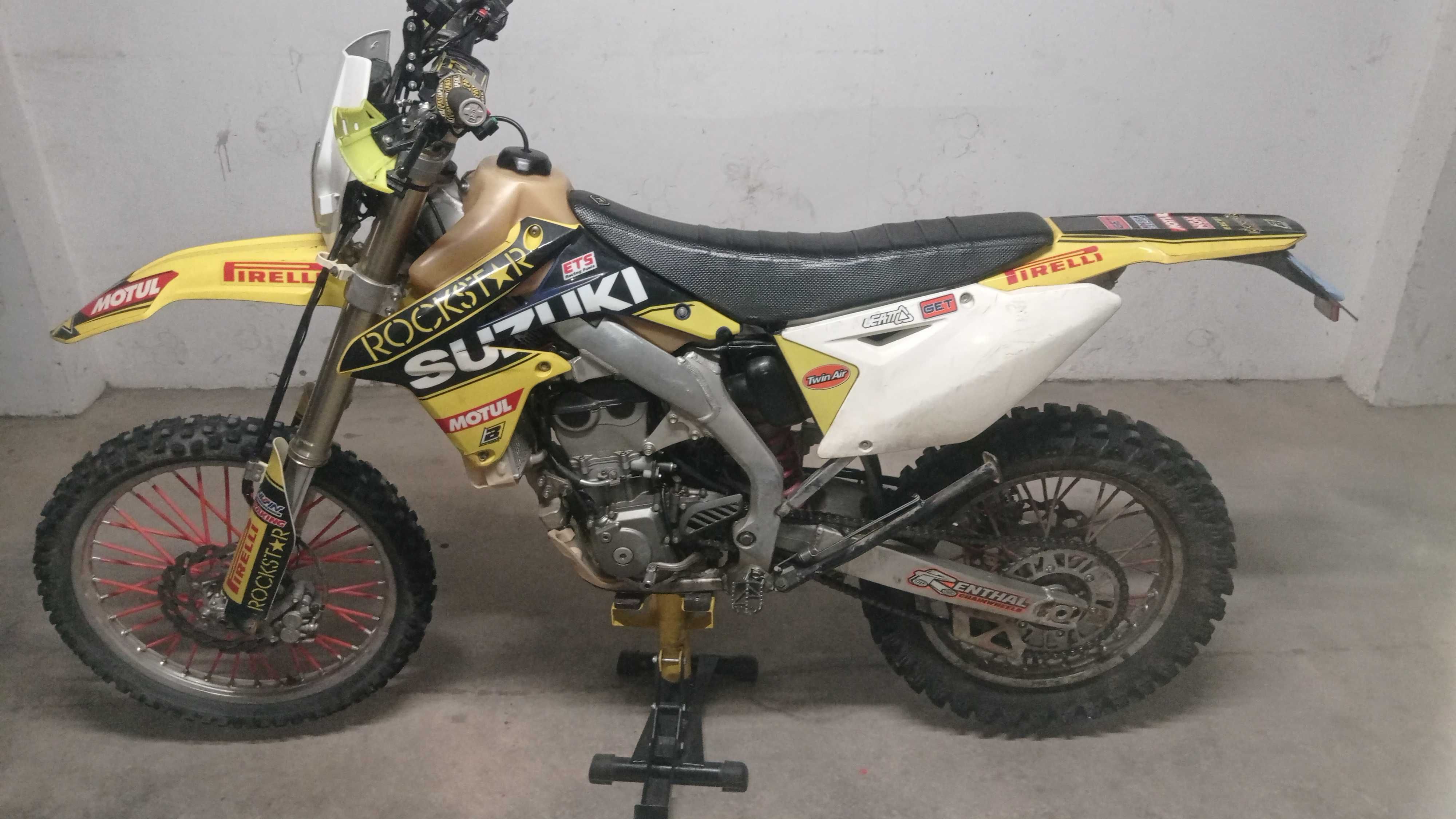 Suzuki RMZ 450 - Matriculada