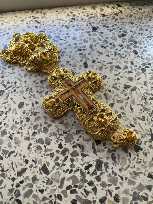 Хрест з прикрасами