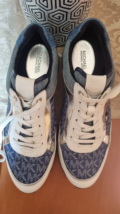 Sapatos MC originais