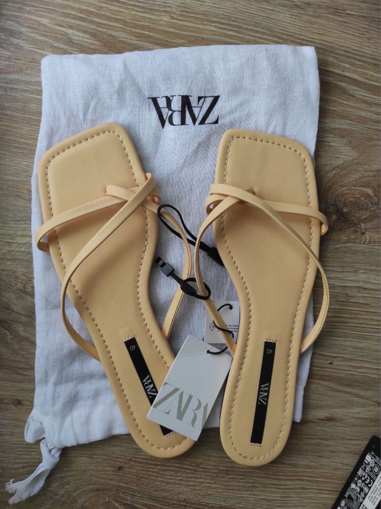 Босоніжки шльопки Zara 40 розмір сандалі вєтнамки