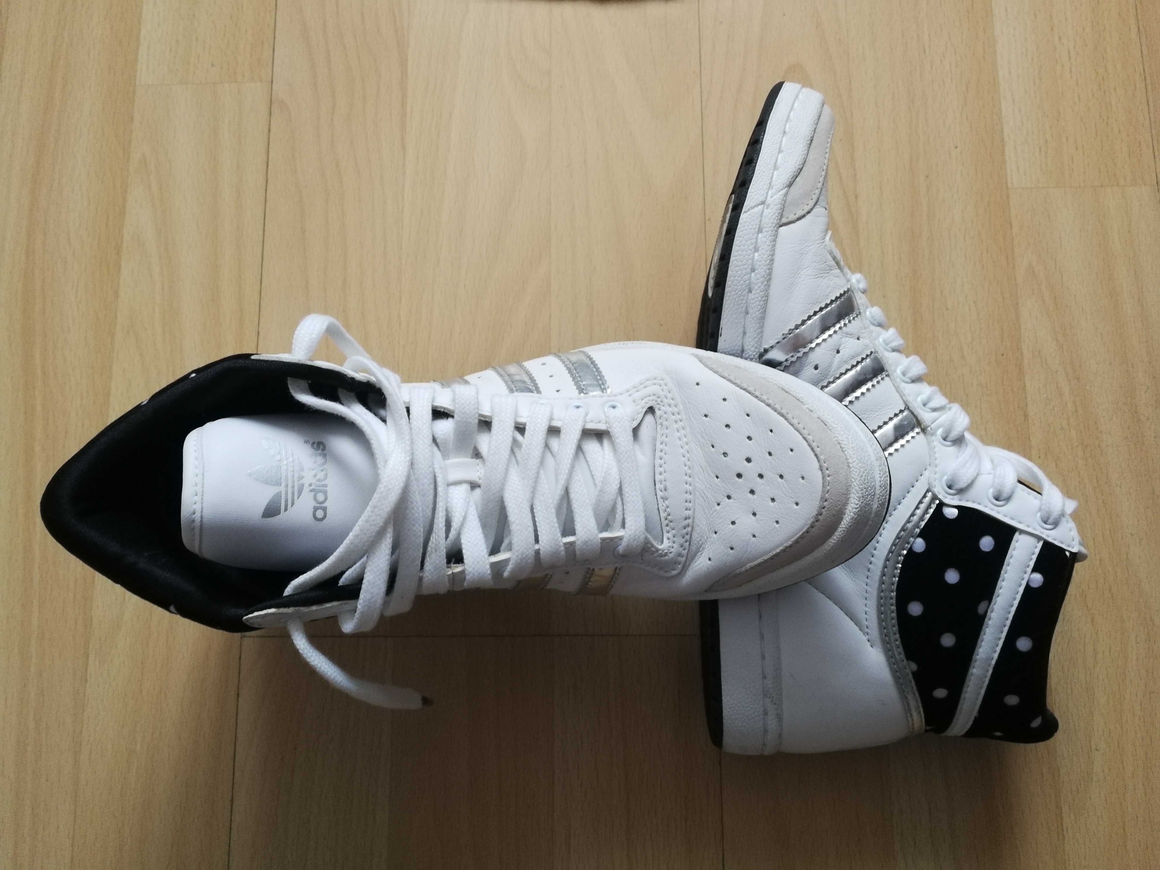 białe buty Adidas