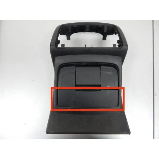 Консоль, заглушка, панели подлокотника Audi A4/Q5  8F0.864.147