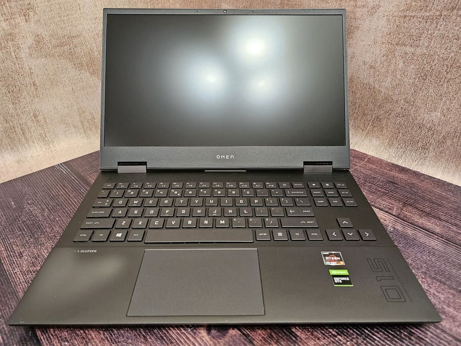 HP Omen 15-en0032nw (Ryzen 5 4600H/16Gb/GTX 1650Ti/SSD 512Gb/IPS)