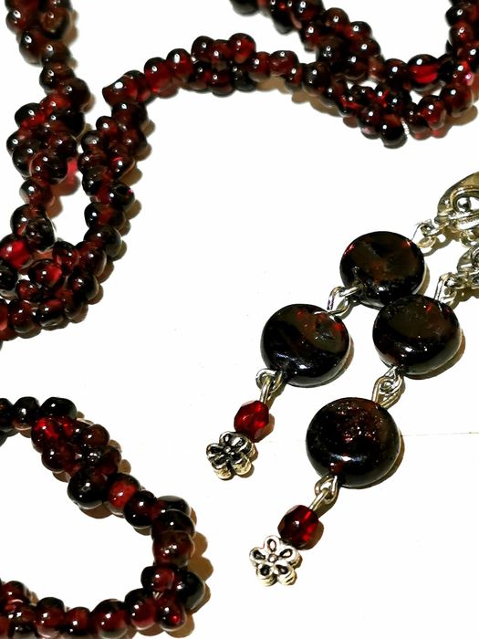 Гранатовые бусы и серьги