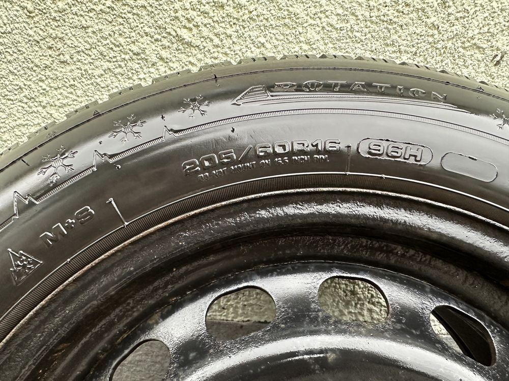 Зимняя резина Dunlop, GoodYear 16R, колеса в заборе