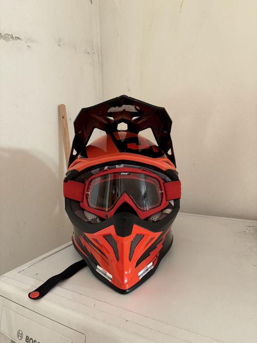 Vendo Capacete Just1 e Oculos Thor