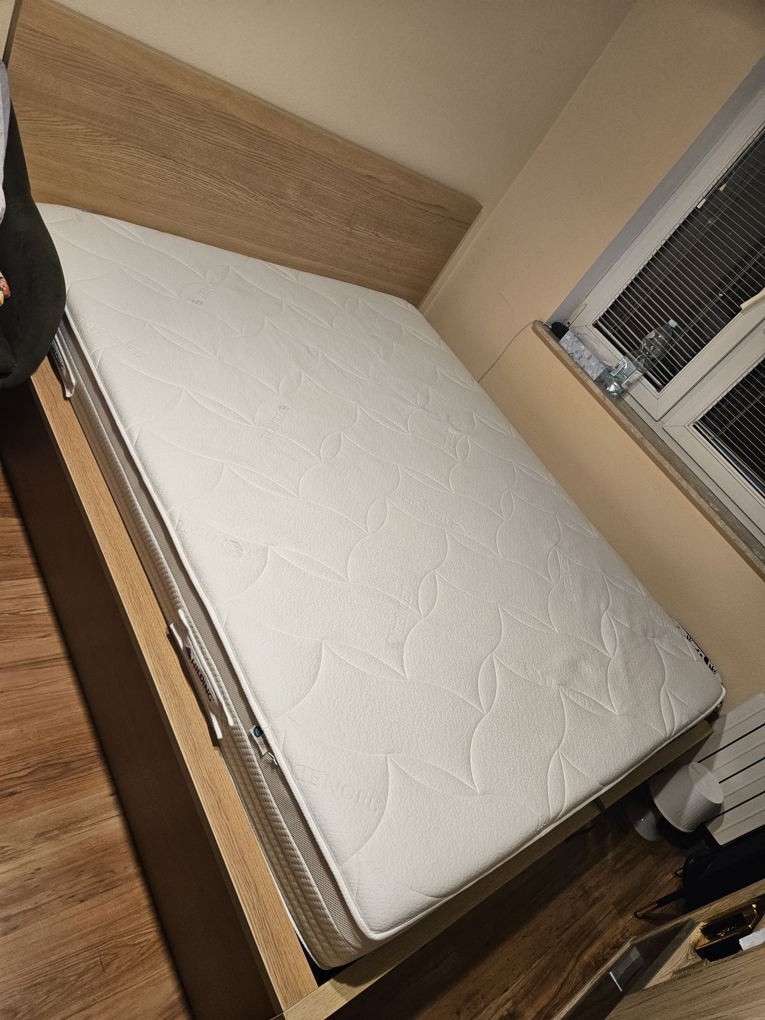 Materac Hilding Salsa 160x200 pokrowiec Tencel wysokość 21 jak nowy