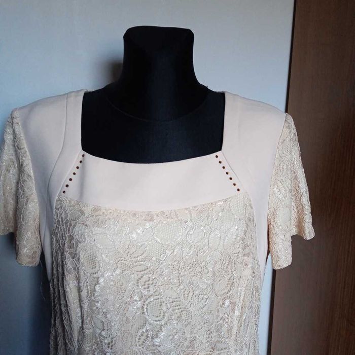 Elegancka sukienka beżowa koronka r. 46