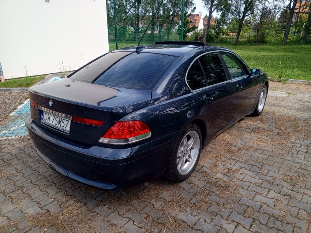 BMW E65 745i 333 KM bardzo bogate wyposażenie