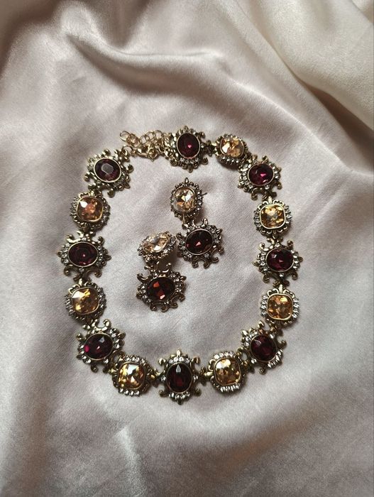 Шикарний комплект прикрас із камінням у вінтажному стилі