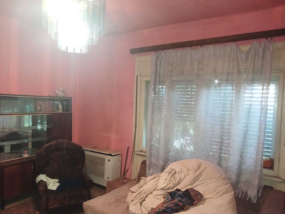 Будинок з горіховим садом в с. Мочола 3 км від м. Берегове