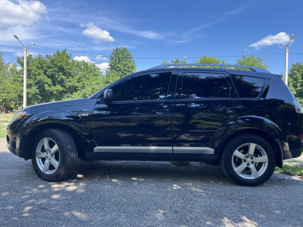 Продам Mitsubishi outlander XL