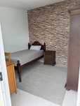 Quarto para arrendar somente menina .