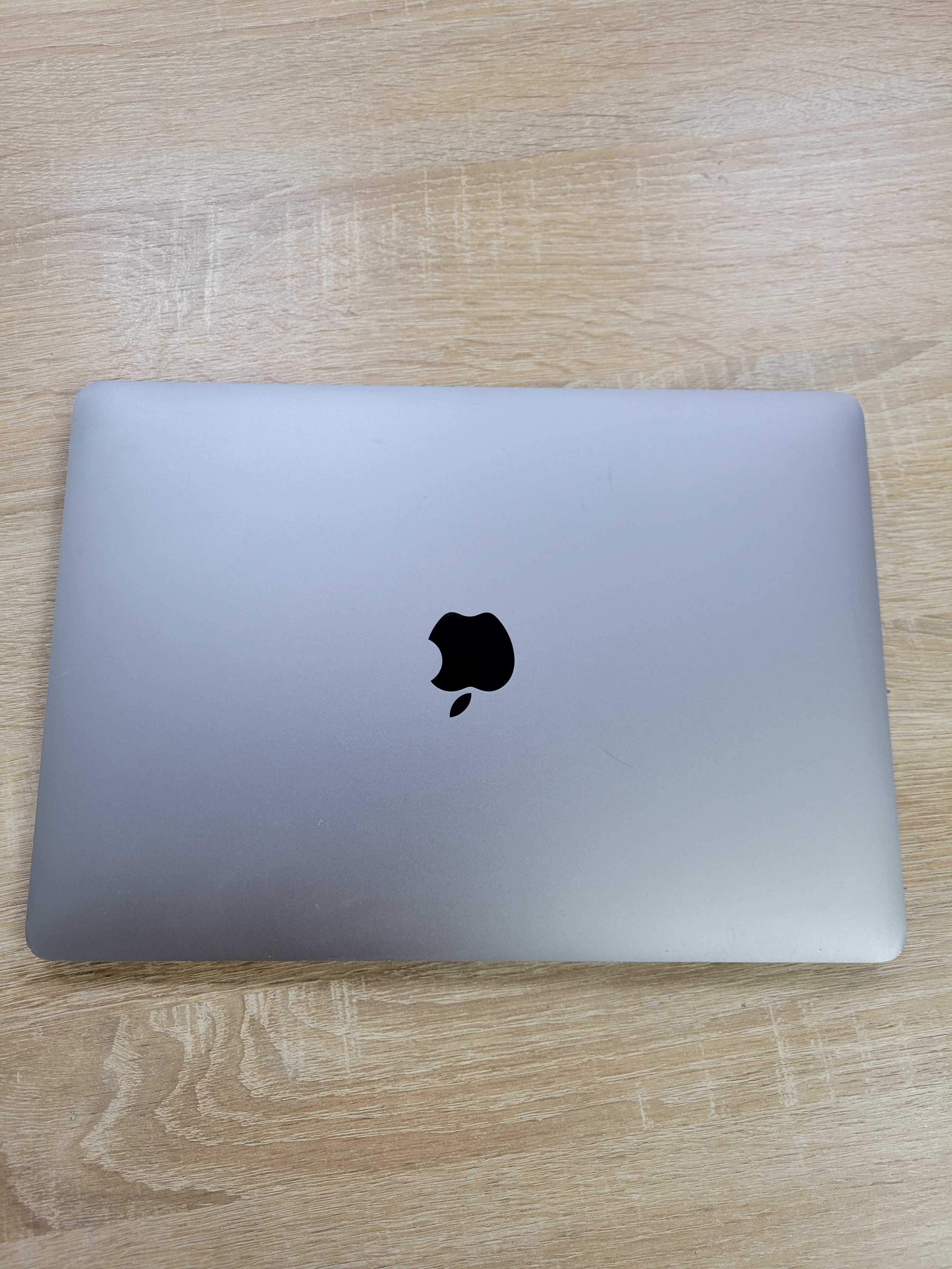 Laptop Apple MacBook Pro A2159 13 i5/8/250 Plac Rodła