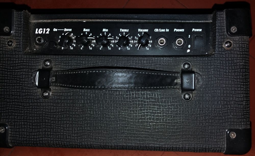 Guitarra Eléctrica Academy, Amplificador Coluna de Guitarra Laney LG12