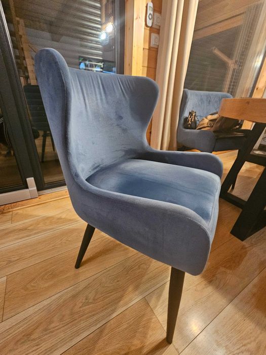 Komplet krzeseł do jadalni