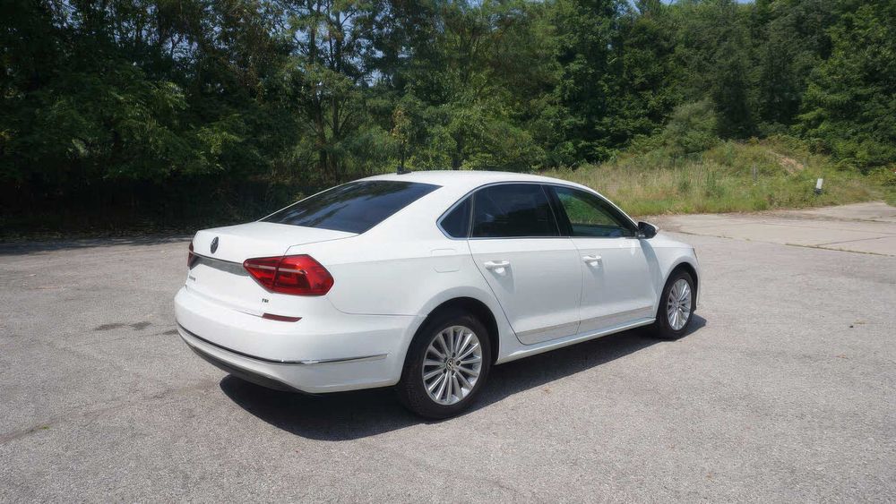 Volkswagen Passat SE      2016
