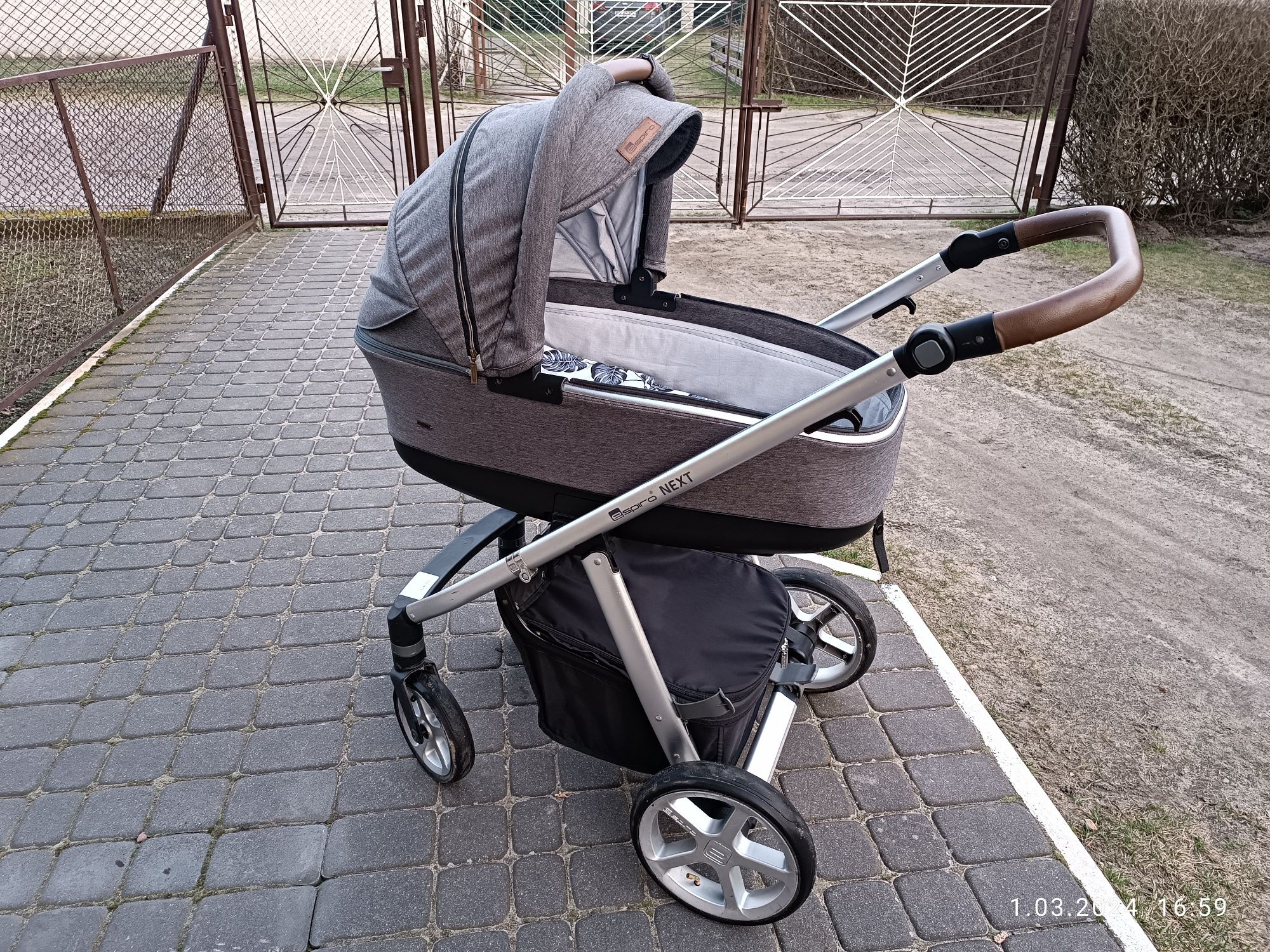 Wózek Espiro 2 w 1 plus fotelik Cybex Aton 5