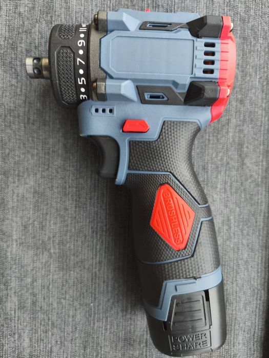 Безщітковий шуруповерт