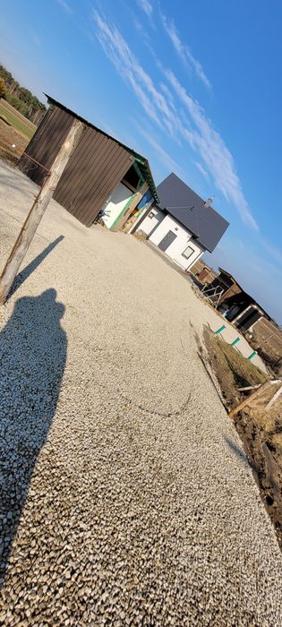 Utwardzanie dróg dojazdowych placów parkingów gruz kruszywo mielone