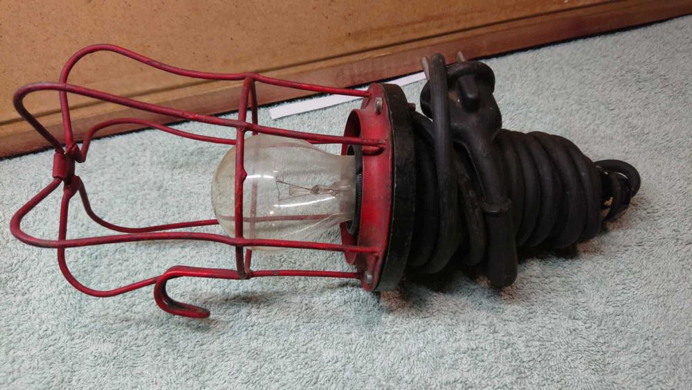 Lampa warsztatowa przenośna Prodryn, sprawna, PRL, klasyk