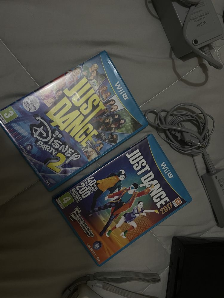 Wii U + 2 comandos Wii + Jogos