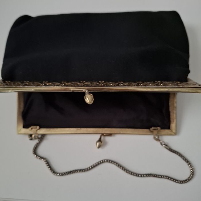 Mała torebka do ręki vintage na złotym łańcuszku /portmonetka