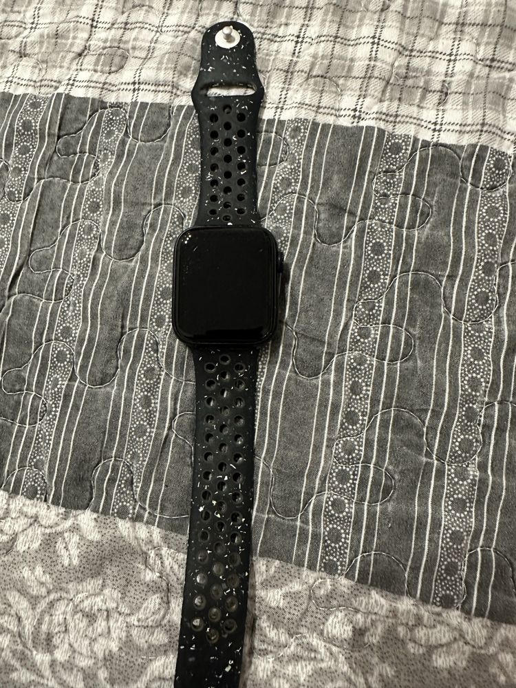 Apple Watch SE 2gen. 44mm 32GB koperta Nike sport GPS bez Cellular