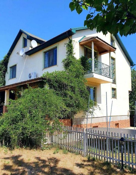 Шикарний будинок поблизу Чорноморська