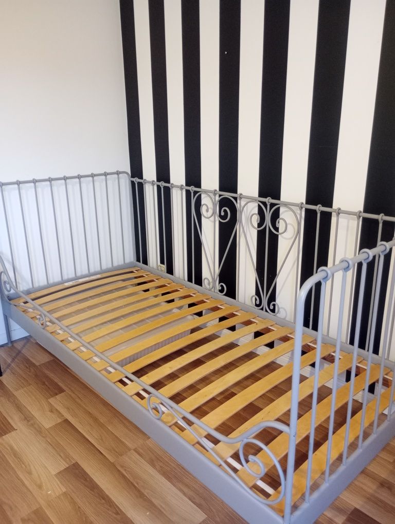 Łóżko dla dziewczynki 90/200 IKEA ze stelażem