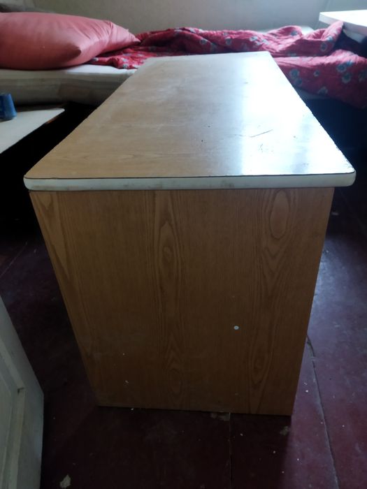 Продається дитячий стіл парта