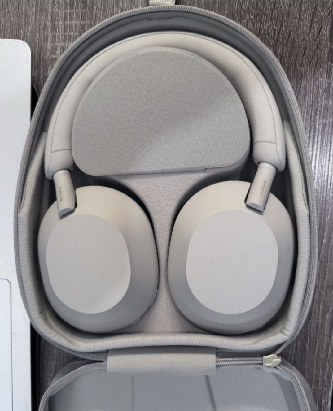 Sony WH-1000XM5 auscultadores topo