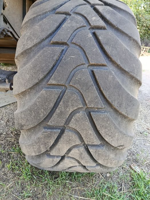Продам шину для комбайна