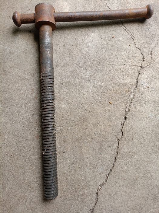 Винт для тисков,пресса,станка