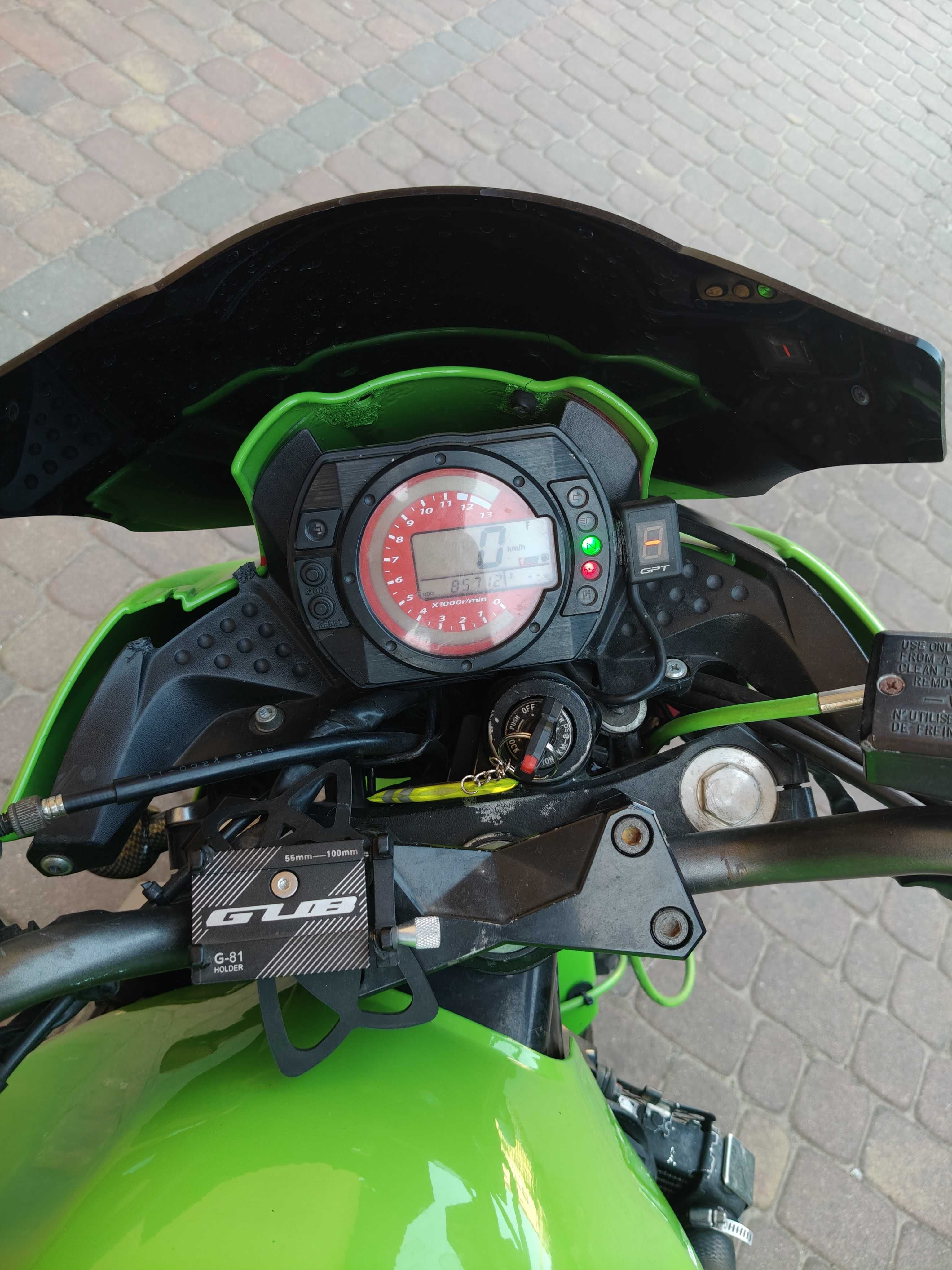 Kawasaki z750. 2005 rok