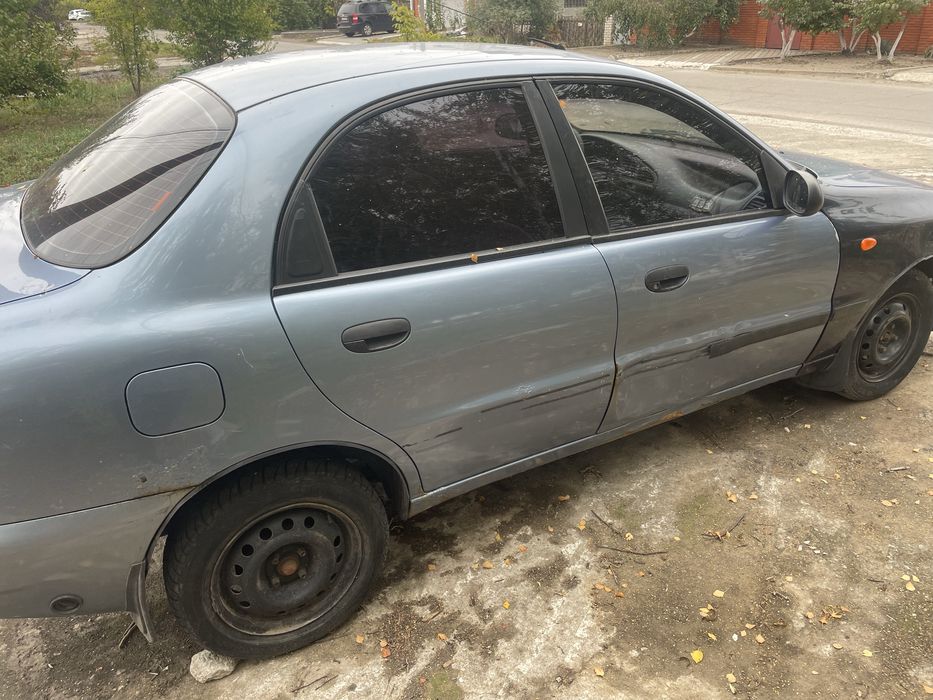 Продам Део ланос на уверенном ходу.