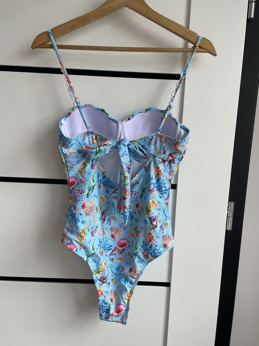 Jednoczesciowy stroj kapielowy S 36 w motyw letni